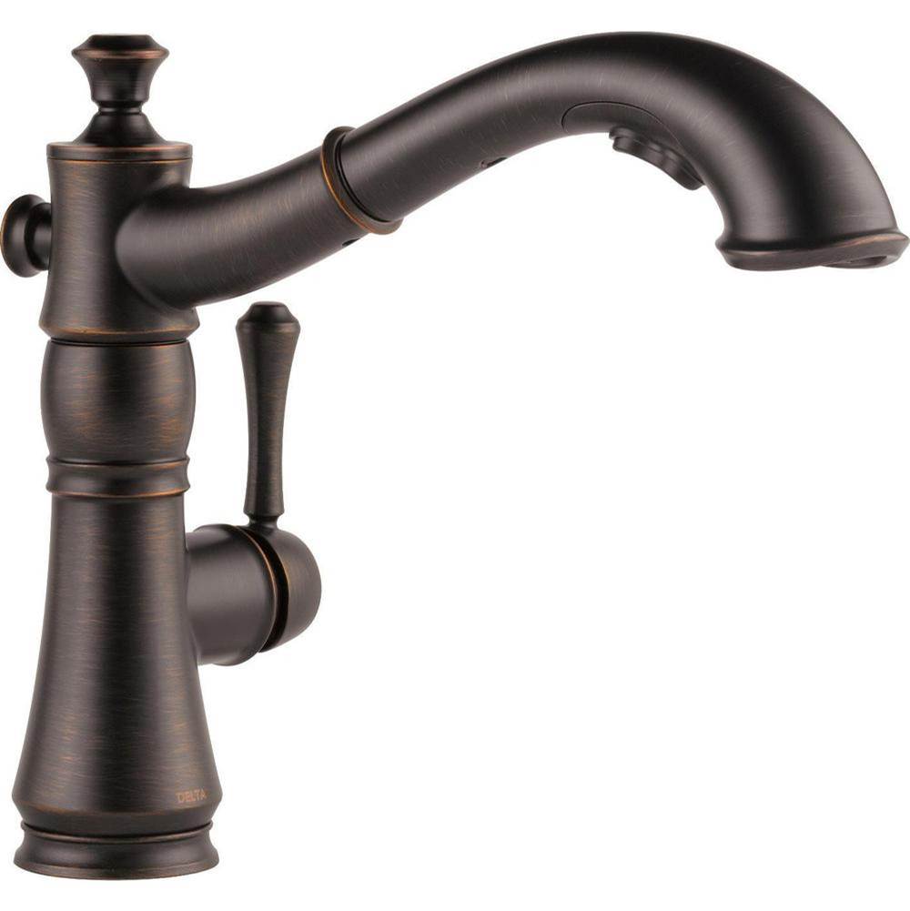 Delta Canada Cassidy™ Single Handle Pull-Out Kitchen Faucet