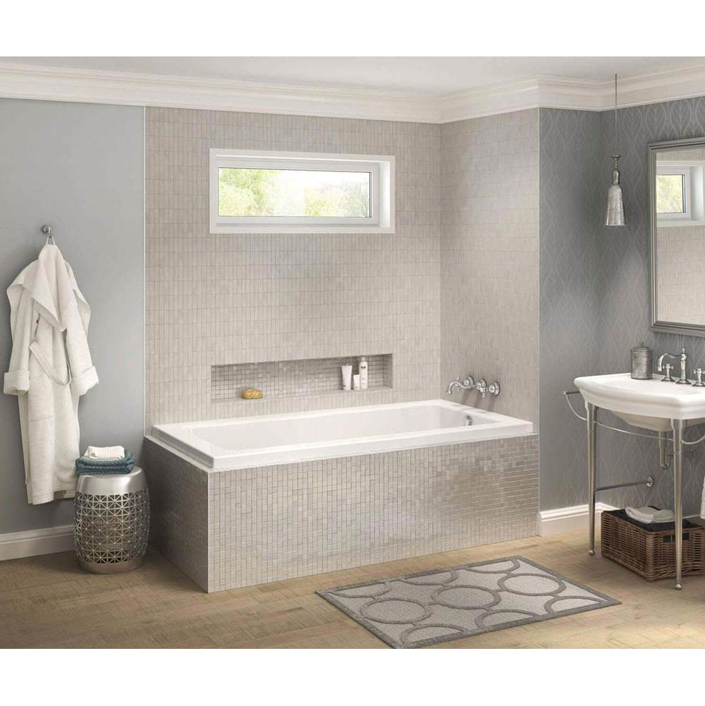 Maax Canada Pose IF 71.5 in. x 41.625 in. Corner Bathtub with Right Drain in White